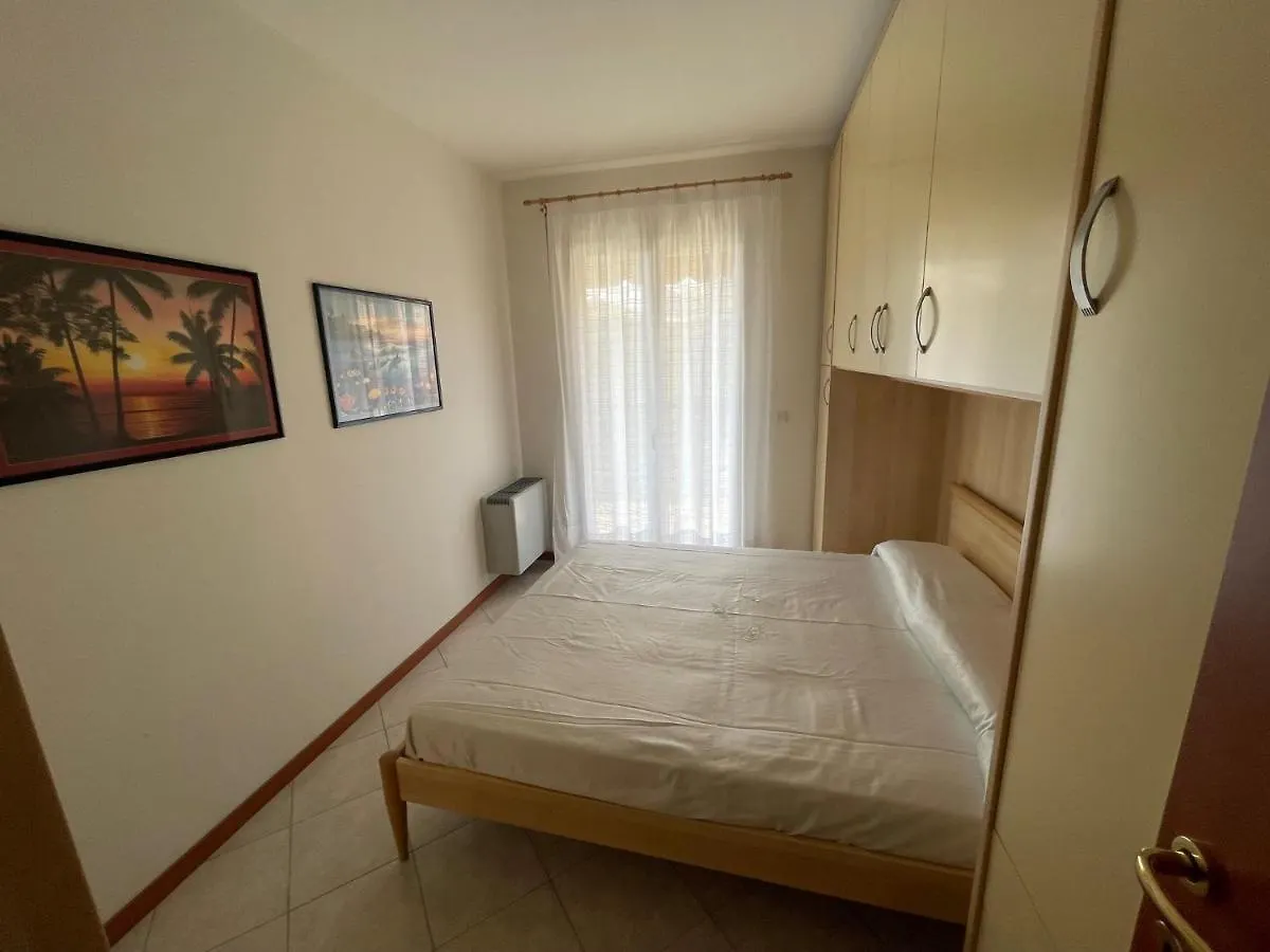 Residence Union Frontemare Caorle 0*,  Italy
